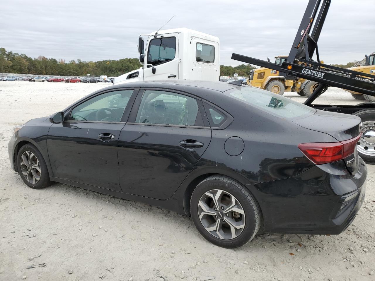Image 2 of 2019 KIA FORTE FE 2019 with VIN 3KPF24AD6KE115810