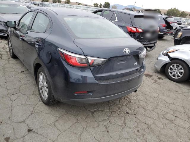 Obraz 2 z 2017 TOYOTA YARIS IA  2017 z VIN 3MYDLBYV8HY186149