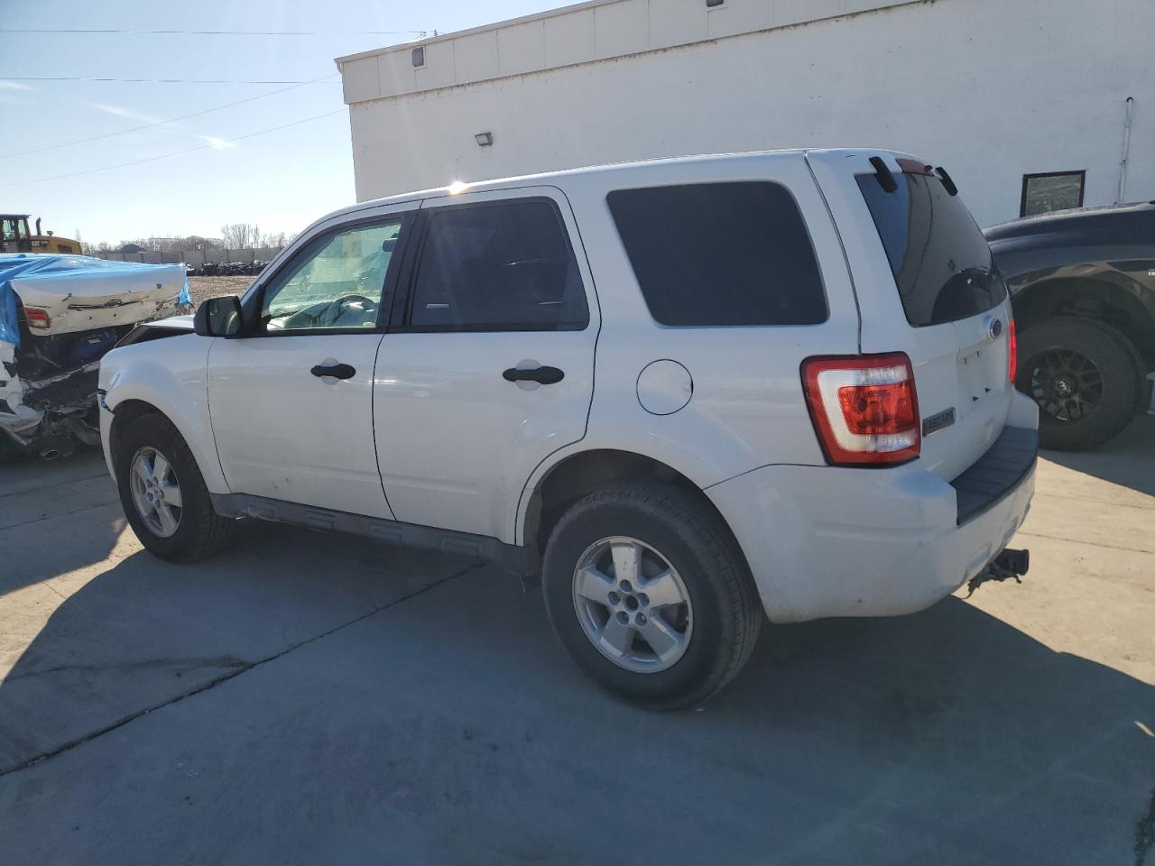 Изображение 2 2010 FORD ESCAPE XLS 2010 с VIN 1FMCU0C73AKD33577