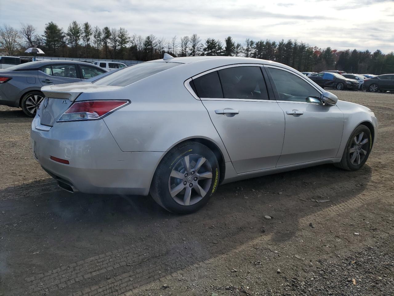 Image 3 of 2014 ACURA TL TECH 2014 with VIN 19UUA8F50EA002365
