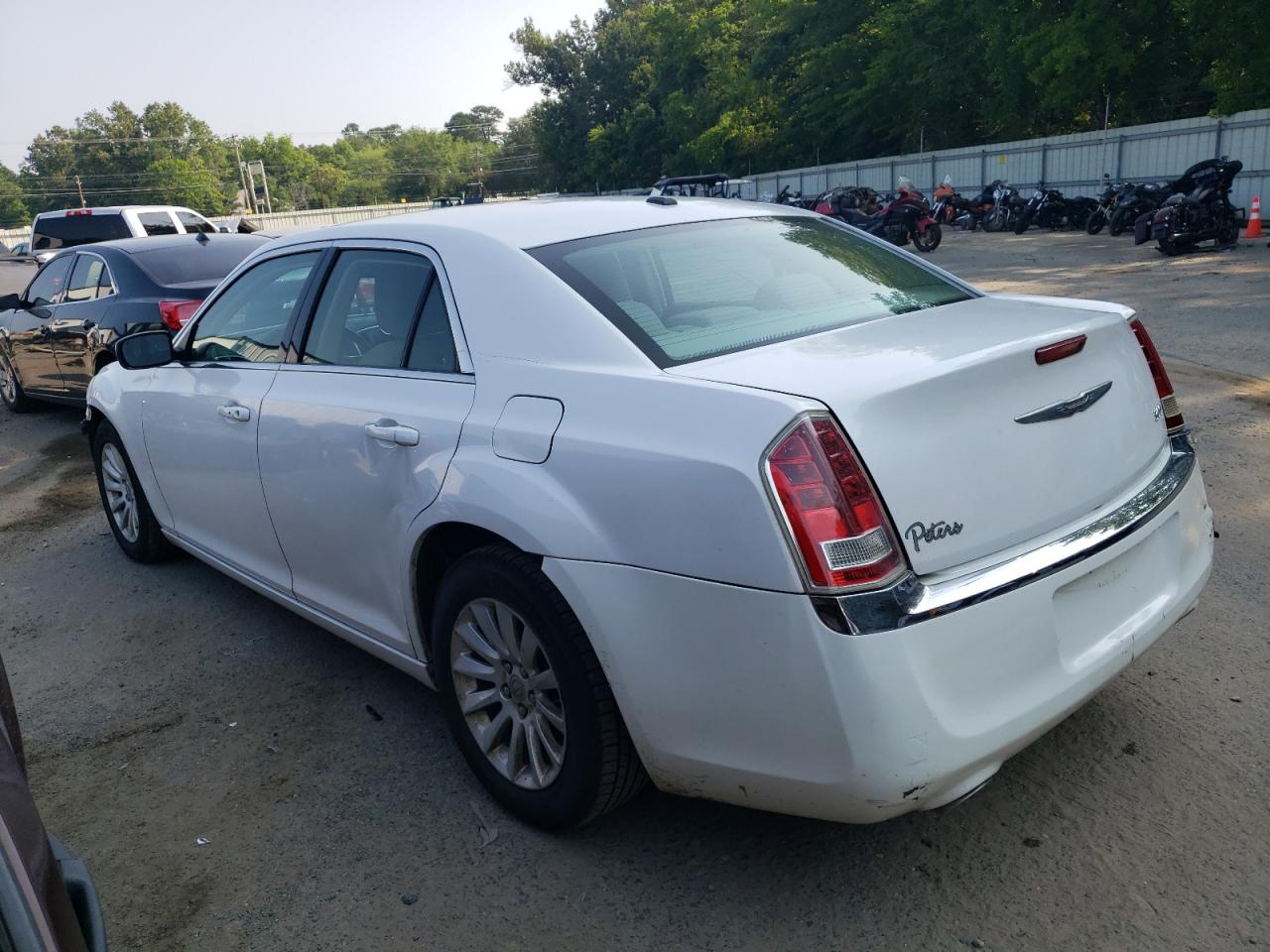 Изображение 2 2012 CHRYSLER 300  2012 с VIN 2C3CCAAG0CH261431