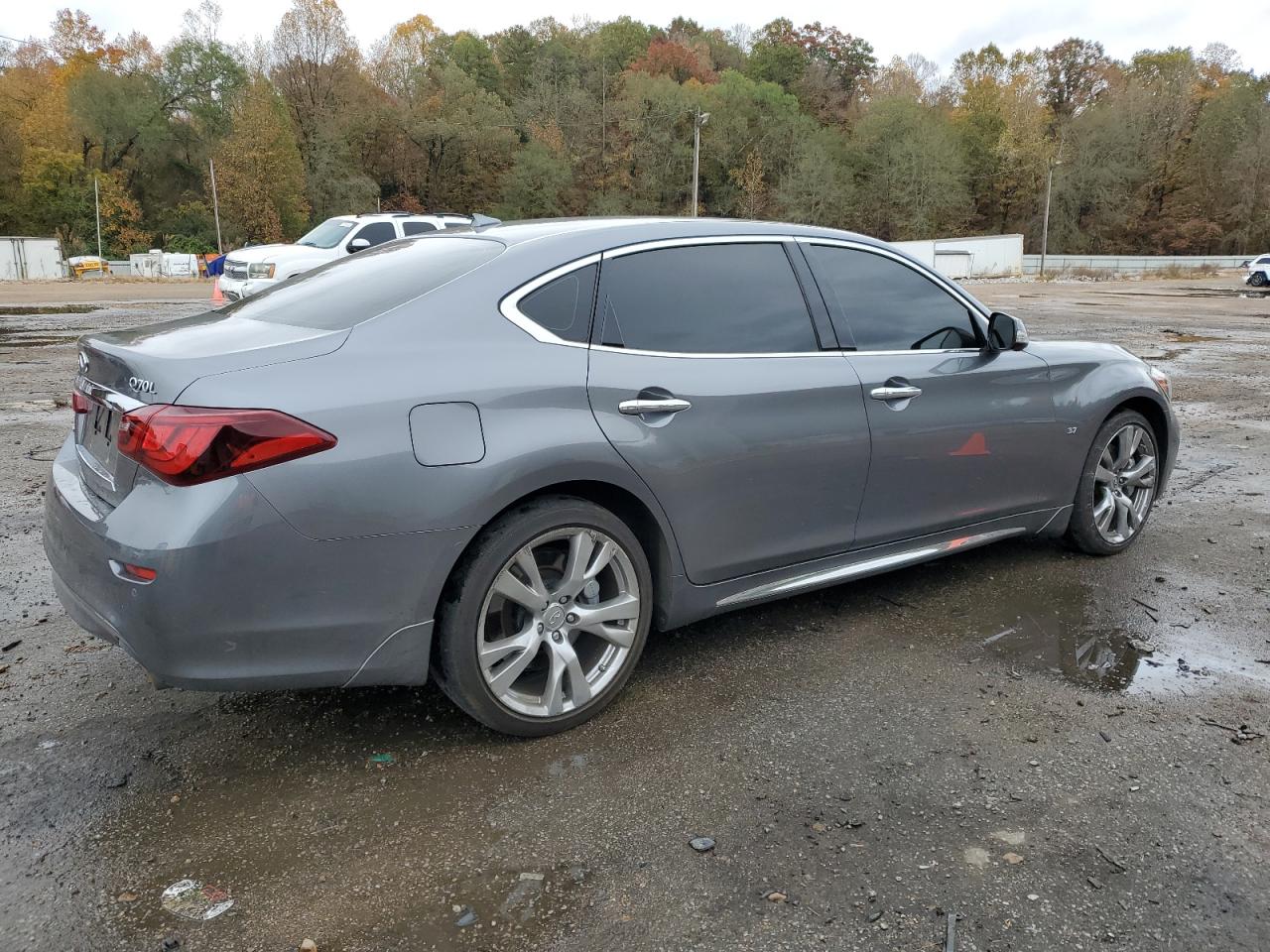 Изображение 3 Infiniti Q70L 3.7 Luxe 2018 с VIN JN1BY1PR0JM370471