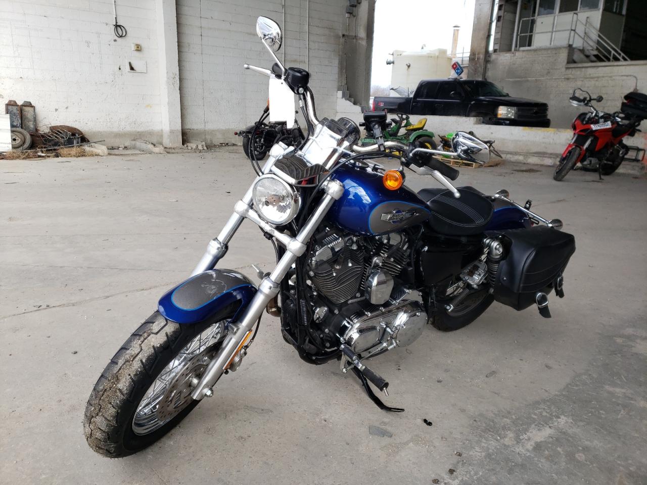 Obraz 2 z 2017 HARLEY-DAVIDSON XL1200 C 2017 z VIN 1HD1CT317HC438797