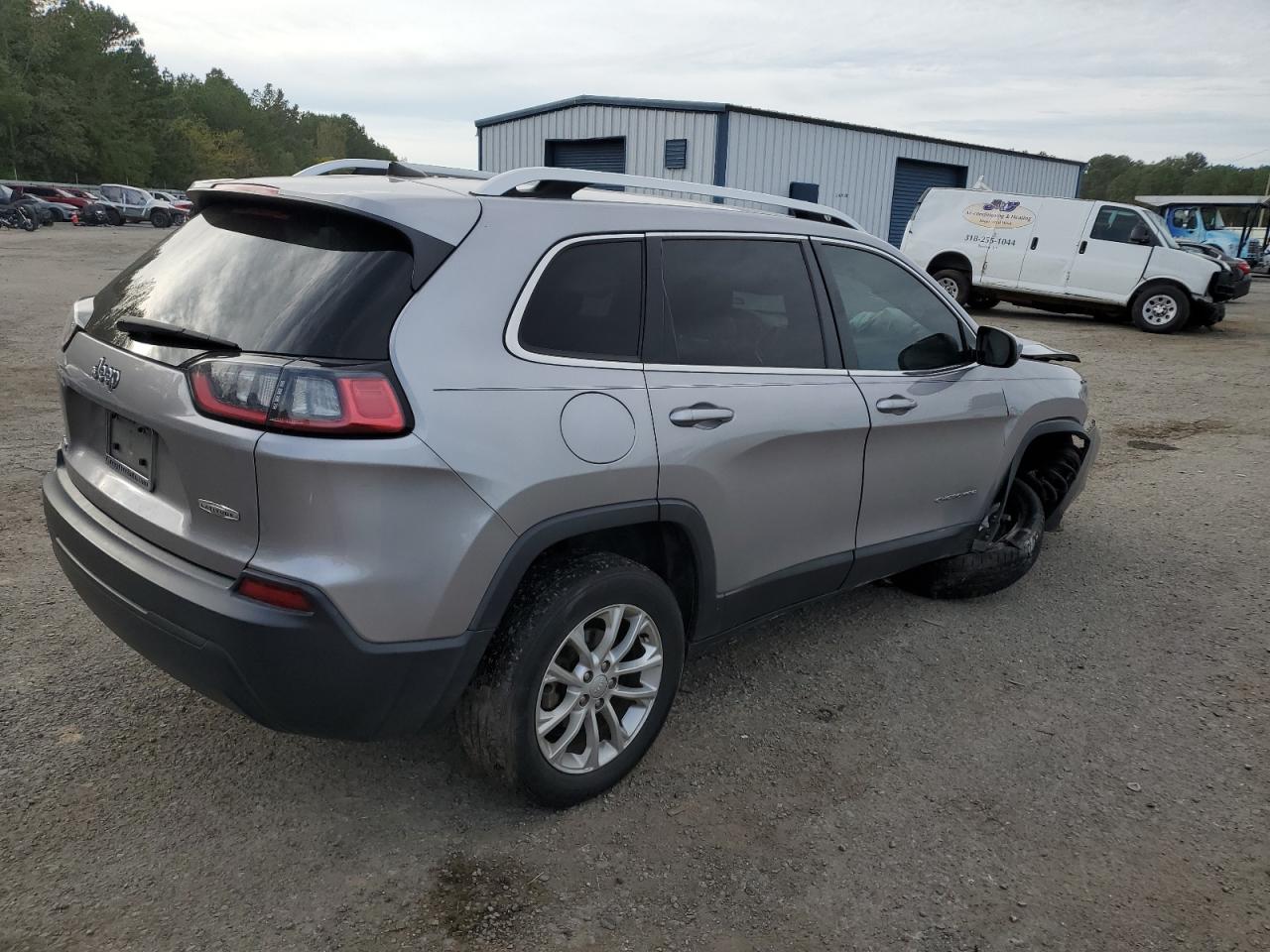 Image 3 of 2019 JEEP CHEROKEE LATITUDE 2019 with VIN 1C4PJLCB6KD242863