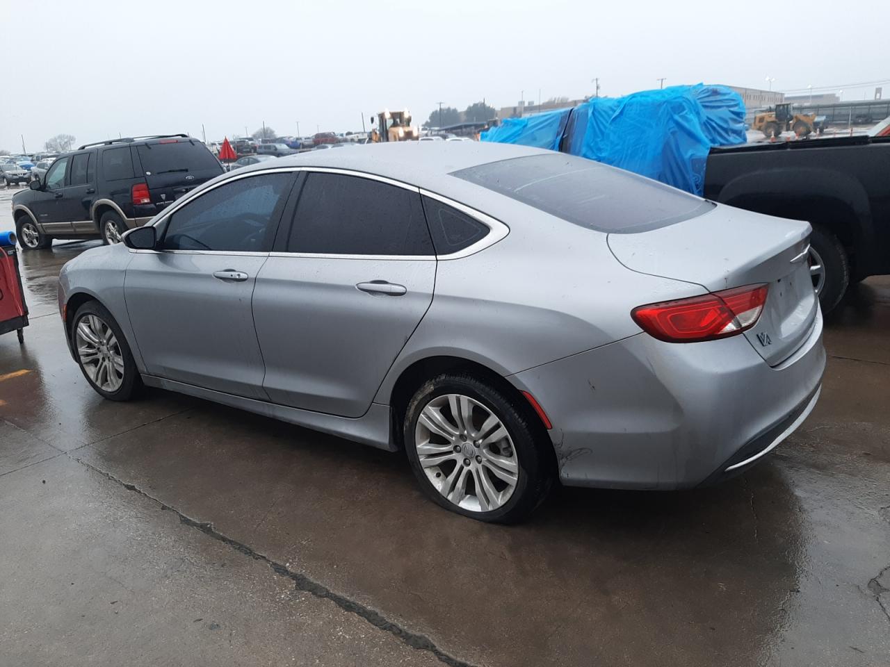 Image 2 of 2015 CHRYSLER 200 LIMITED 2015 with VIN 1C3CCCAB2FN703122
