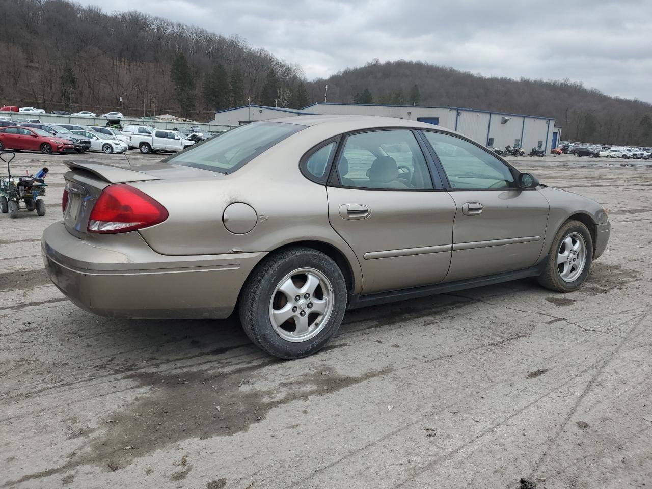 Obraz 3 z 2005 FORD TAURUS SE 2005 z VIN 1FAFP53265A187025