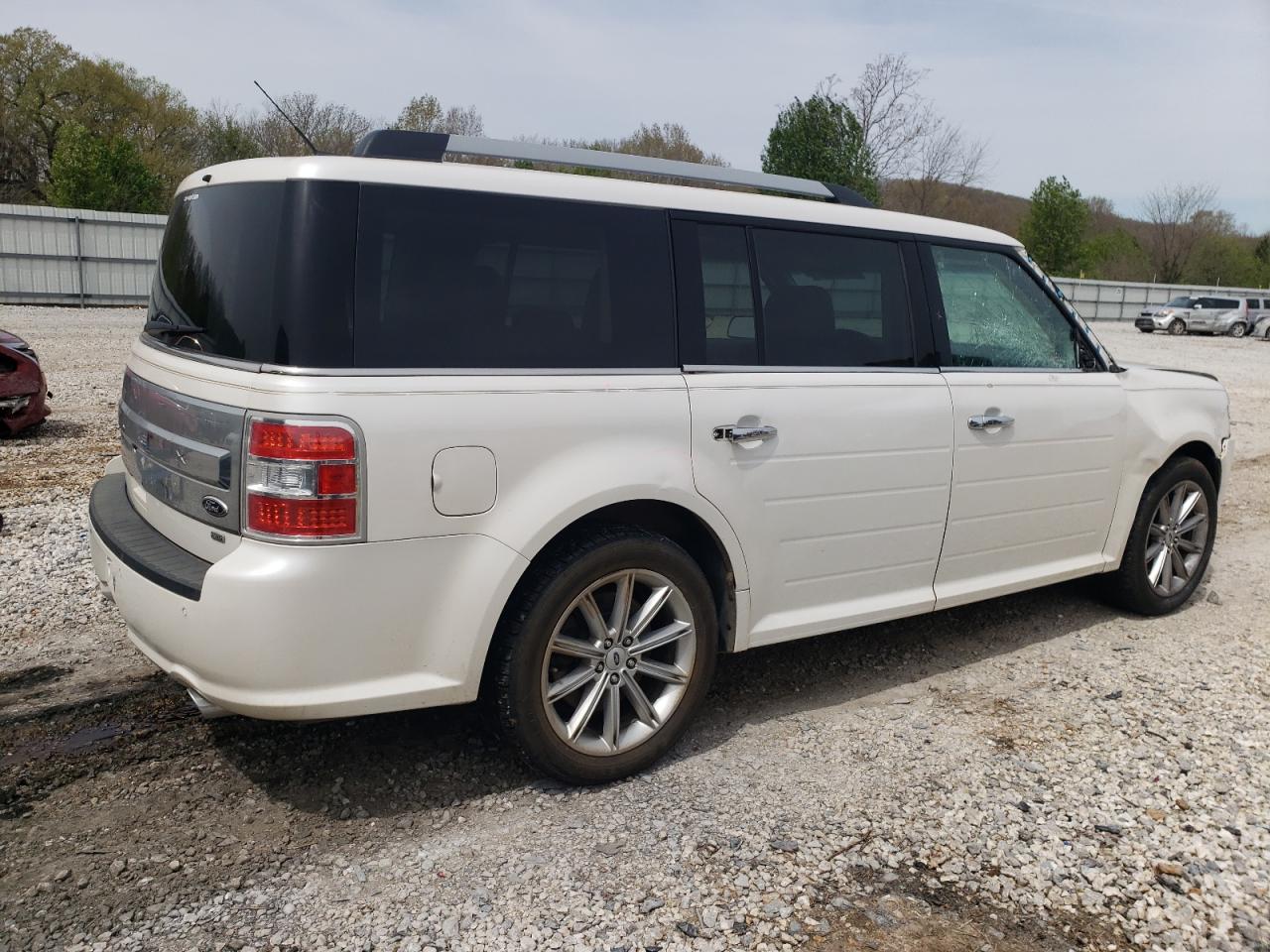 Image 3 of 2015 FORD FLEX LIMITED 2015 with VIN 2FMHK6D84FBA05821