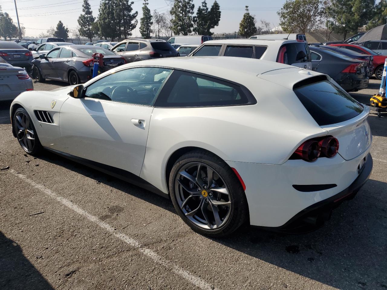 Изображение 2 2018 FERRARI GTC 4 LUSSO T  2018 с VIN ZFF82YNA6J0237852