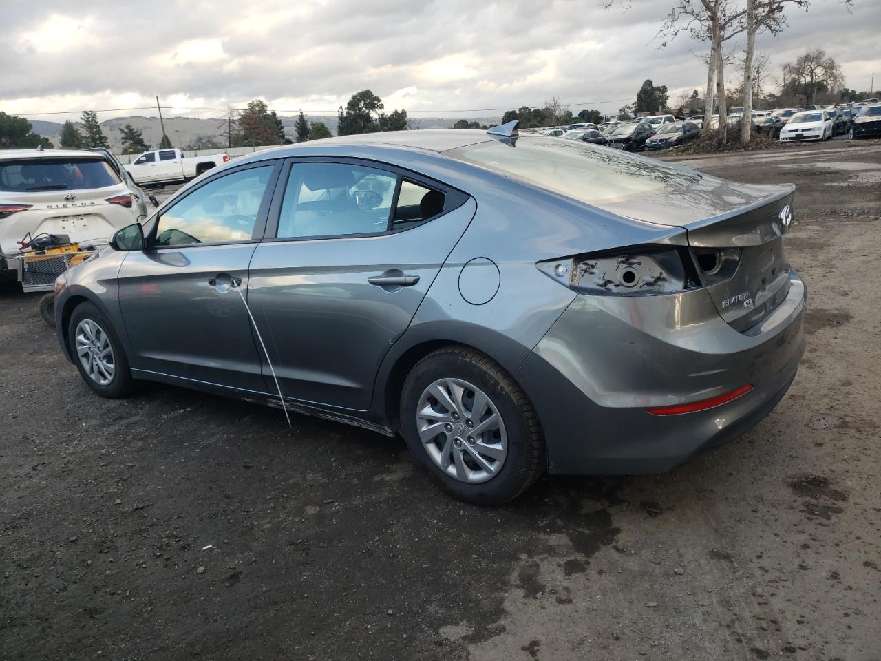 Изображение 2 2017 HYUNDAI ELANTRA SE 2017 с VIN KMHD74LF3HU152133