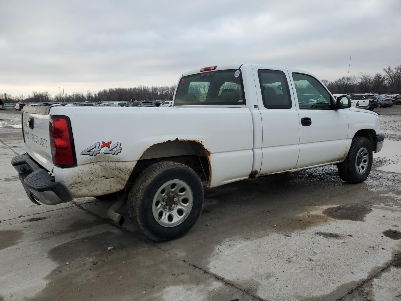 Image 3 of 2007 CHEVROLET SILVERADO K1500 CLASSIC 2007 with VIN 1GCEK19V77E150883