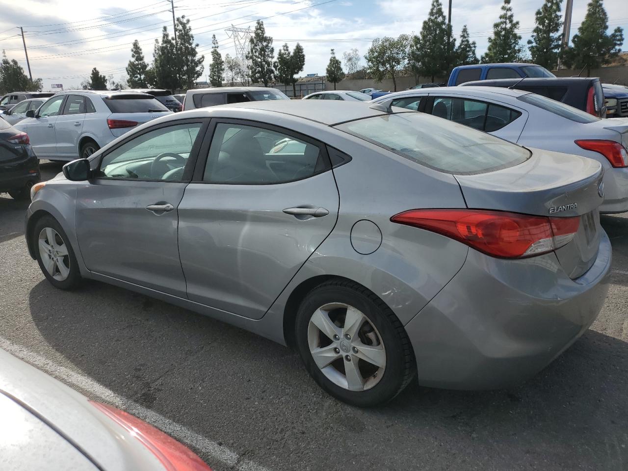 Изображение 2 2013 HYUNDAI ELANTRA GLS 2013 с VIN KMHDH4AE5DU725258