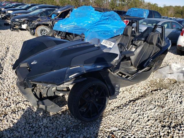 Image 2 of 2016 POLARIS SLINGSHOT  2016 with VIN 57XAASFA0G7115137