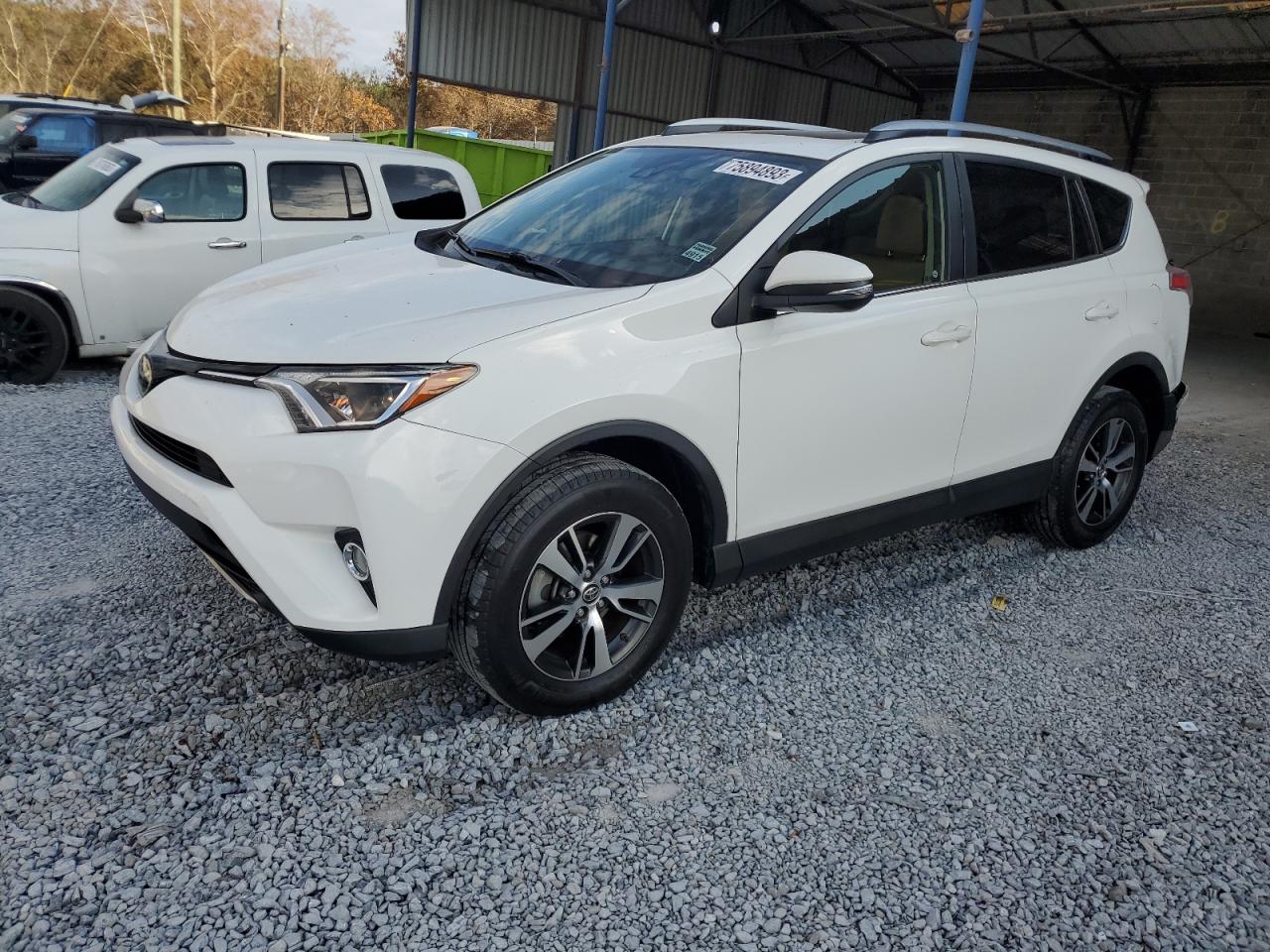 Obraz 1 z 2017 TOYOTA RAV4 XLE 2017 z VIN JTMWFREVXHJ707677