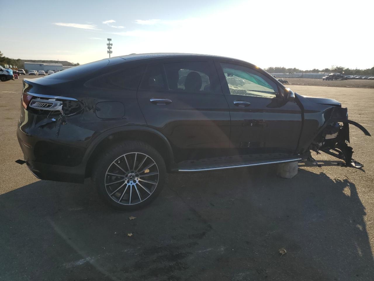 Image 3 of 2022 MERCEDES-BENZ GLC COUPE 300 4MATIC 2022 with VIN W1N0J8EB6NG057350