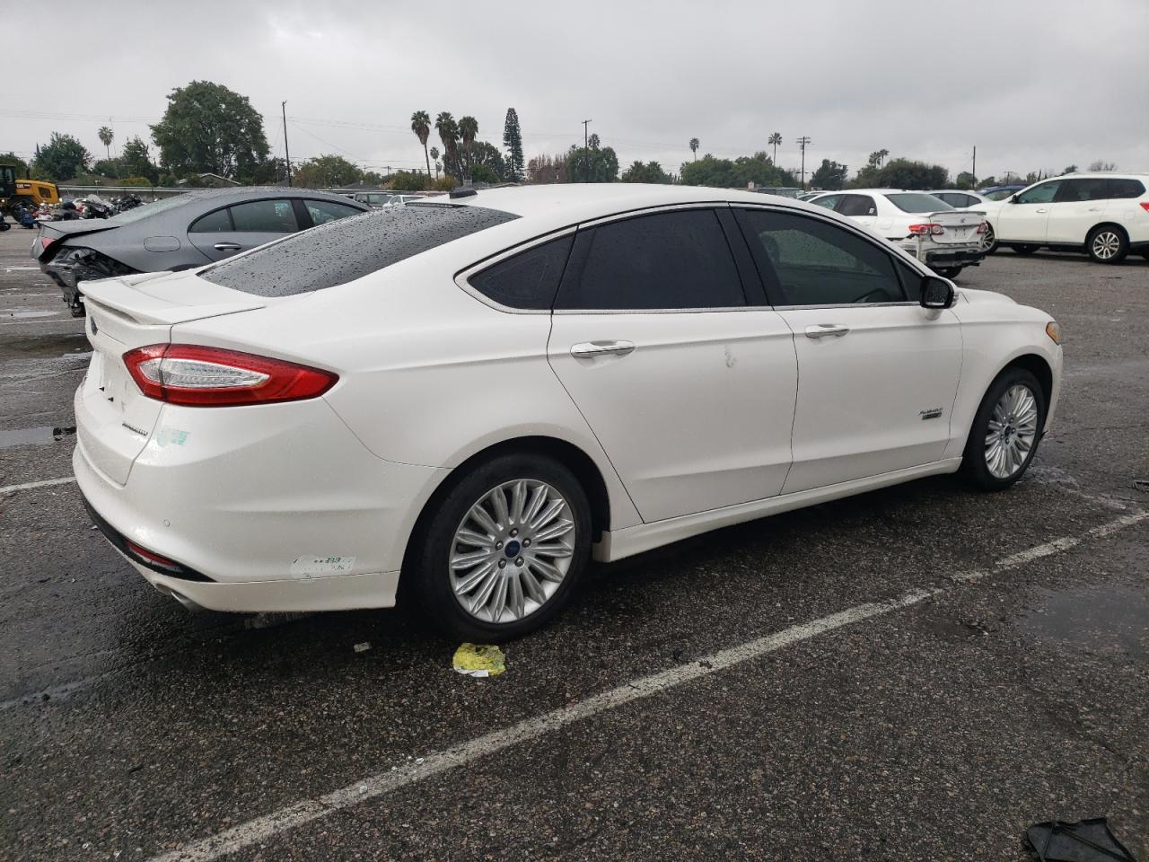 Image 3 of 2014 FORD FUSION TITANIUM PHEV 2014 with VIN 3FA6P0SUXER256102