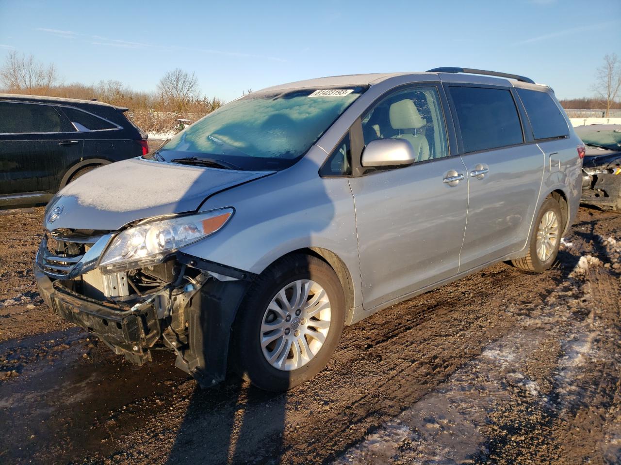 Изображение 1 2015 TOYOTA SIENNA XLE 2015 с VIN 5TDYK3DC3FS529189