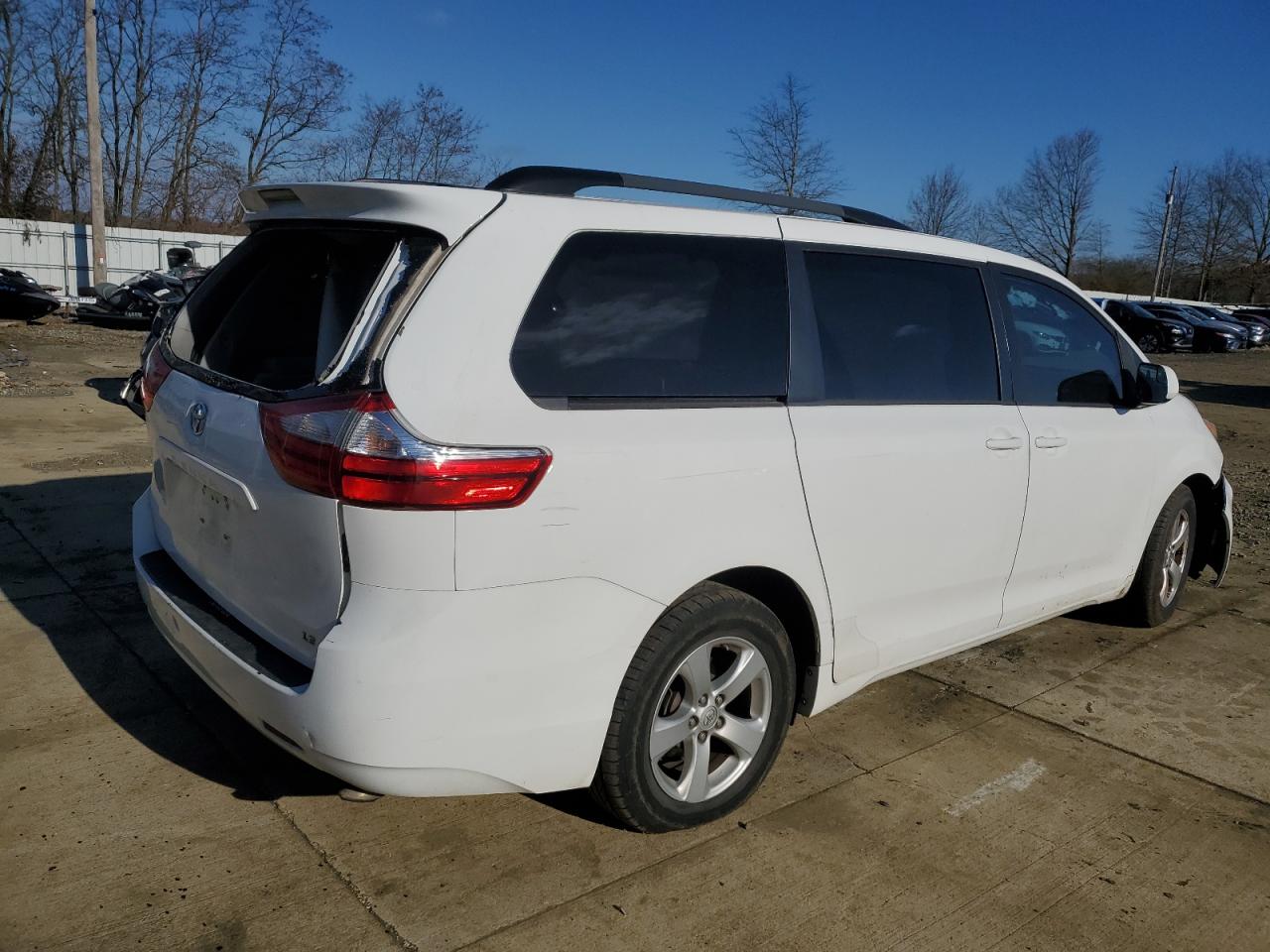 Image 3 of 2016 TOYOTA SIENNA LE 2016 with VIN 5TDKK3DC6GS729359