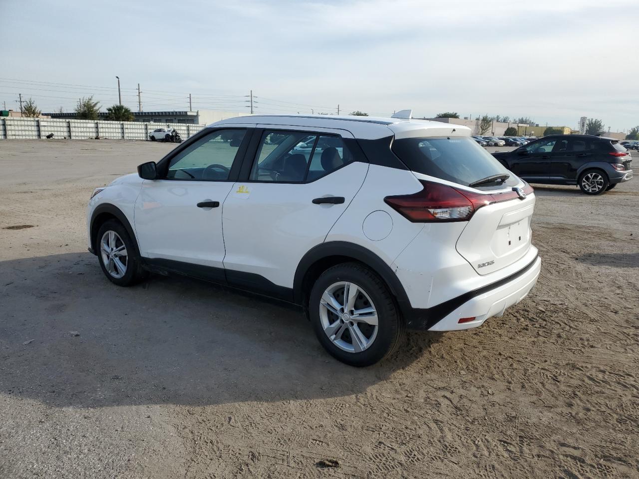 Изображение 2 2021 NISSAN KICKS S 2021 с VIN 3N1CP5BV9ML476550