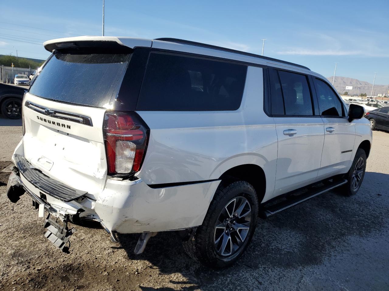 Изображение 3 2022 CHEVROLET SUBURBAN K1500 Z71 2022 с VIN 1GNSKDKD6NR114797