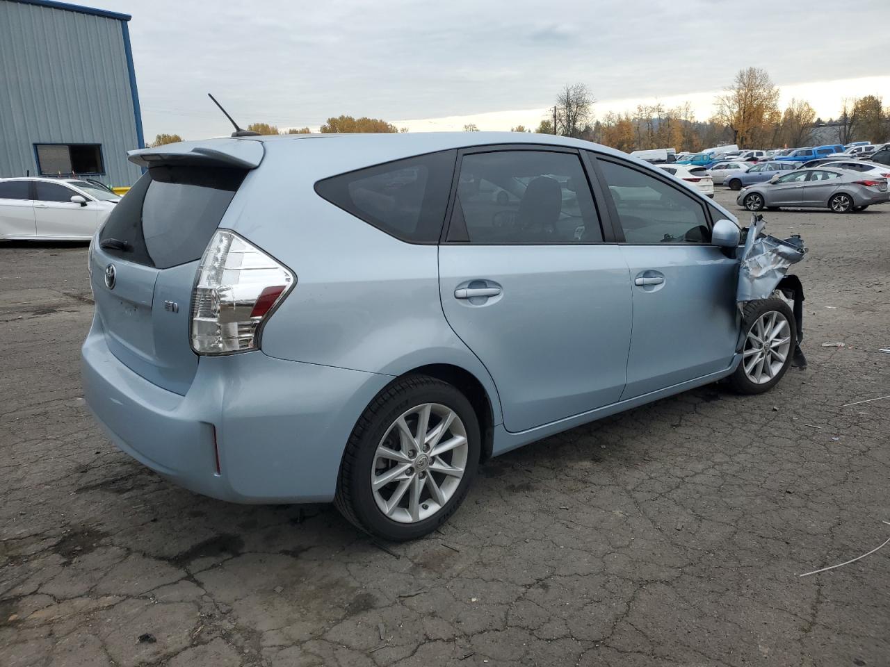 Image 3 of 2012 TOYOTA PRIUS V  2012 with VIN JTDZN3EU7C3111542