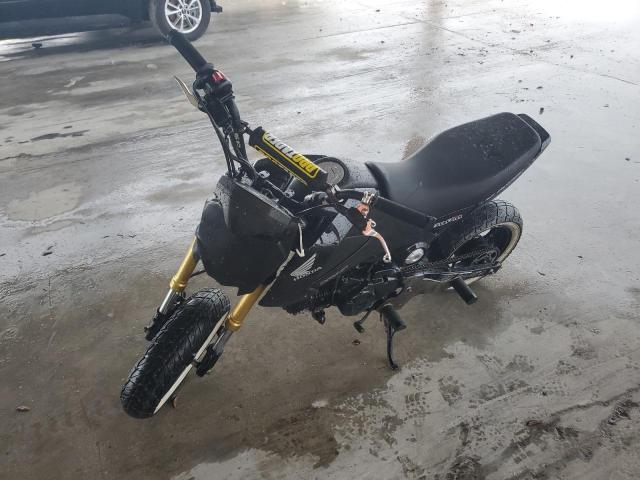 Obraz 2 z 2014 HONDA GROM 125 2014 z VIN MLHJC6113E5003701