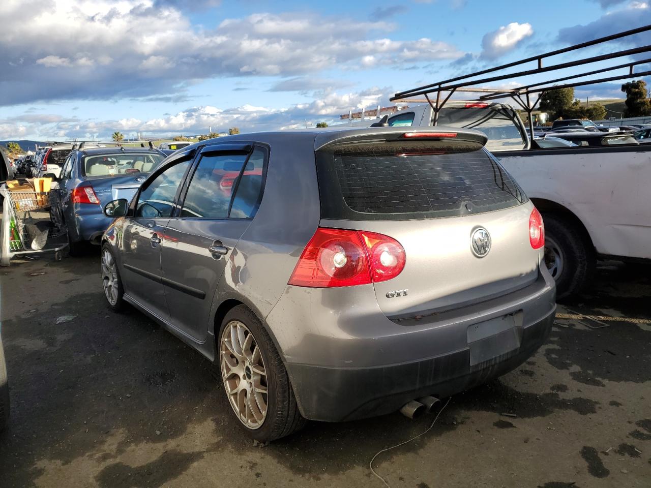 Image 2 of 2009 VOLKSWAGEN GTI  2009 with VIN WVWHV71K19W057928