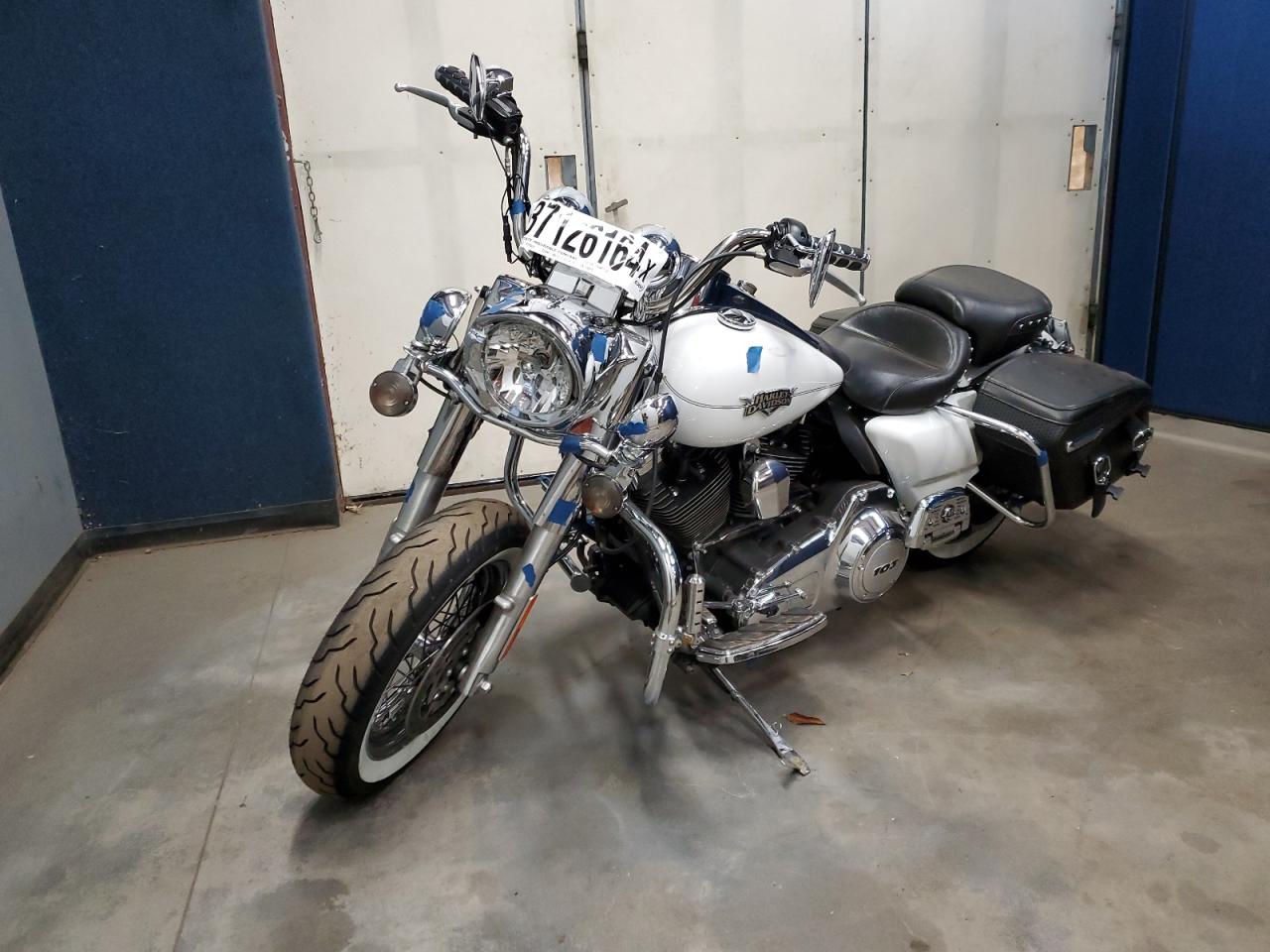 Image 2 of 2012 HARLEY-DAVIDSON FLHRC ROAD KING CLASSIC 2012 with VIN 1HD1FRM1XCB643070