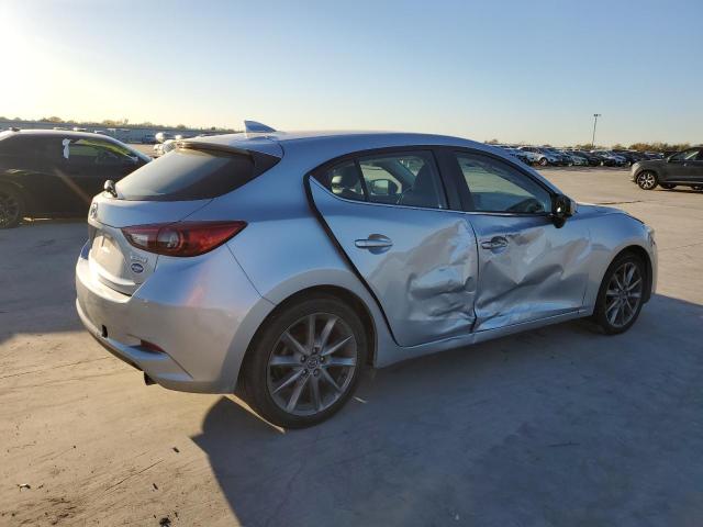 Obraz 3 z 2018 MAZDA 3 TOURING 2018 z VIN 3MZBN1L32JM256139