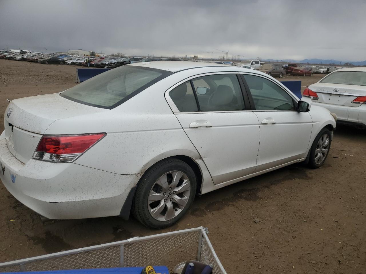 Image 3 of 2008 HONDA ACCORD EXL 2008 with VIN 1HGCP26818A108930