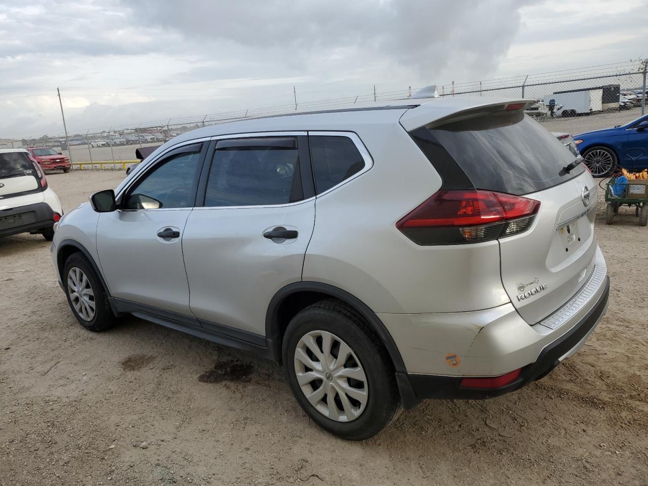 Image 2 of 2018 NISSAN ROGUE S 2018 with VIN KNMAT2MT0JP607052