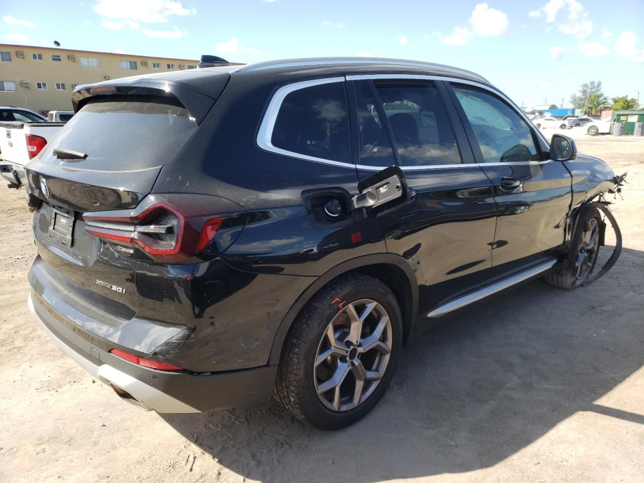 Изображение 3 2022 BMW X3 XDRIVE30I 2022 с VIN 5UX53DP05N9J78210
