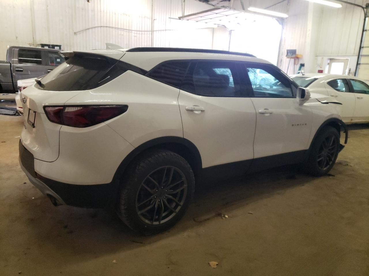 Obraz 3 z 2019 CHEVROLET BLAZER 2LT 2019 z VIN 3GNKBGRS2KS667381