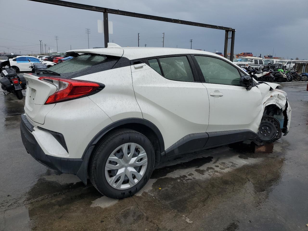Obraz 3 z 2021 TOYOTA C-HR XLE 2021 z VIN JTNKHMBX8M1121549