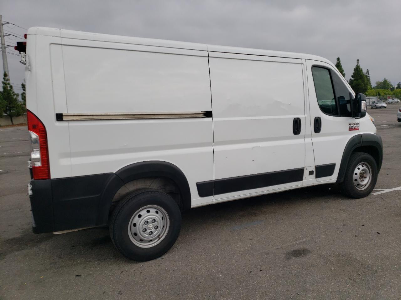 Obraz 3 z 2019 RAM PROMASTER 1500 1500 STANDARD 2019 z VIN 3C6TRVAG9KE504544