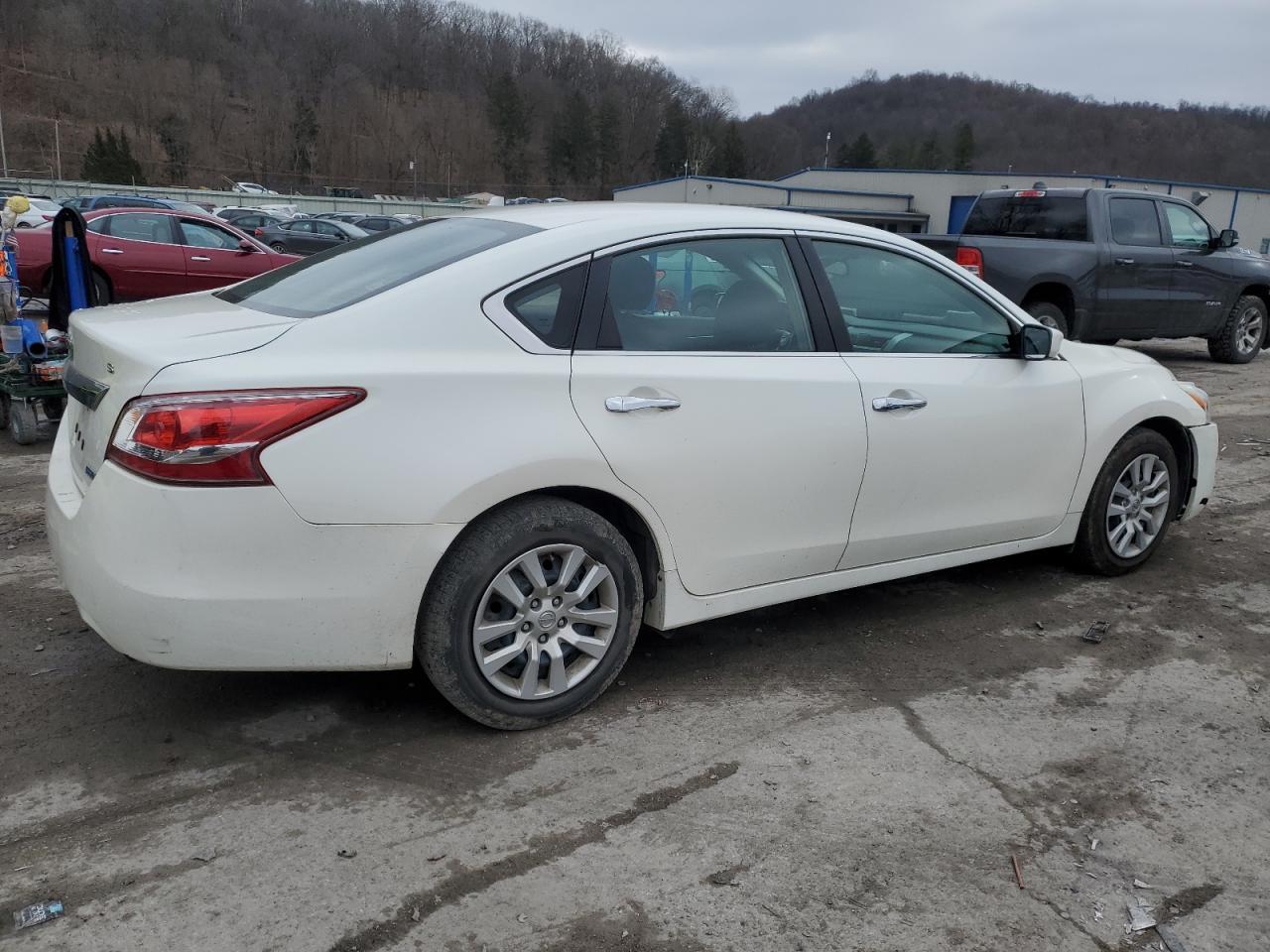 Image 3 of 2013 NISSAN ALTIMA 2.5 2013 with VIN 1N4AL3AP6DC220472