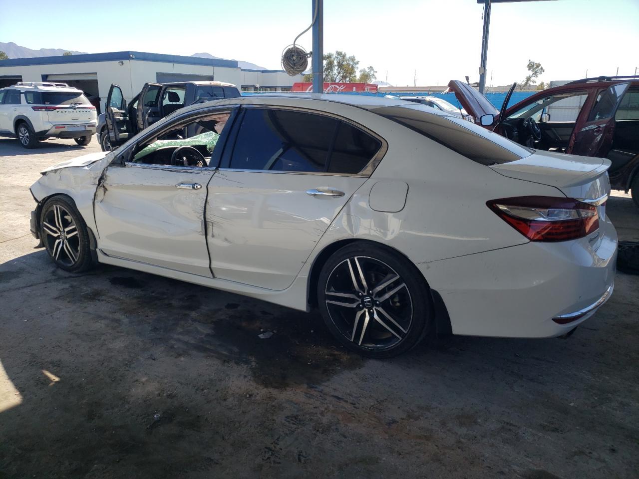 Изображение 2 2017 HONDA ACCORD SPORT SPECIAL EDITION 2017 с VIN 1HGCR2F11HA170339