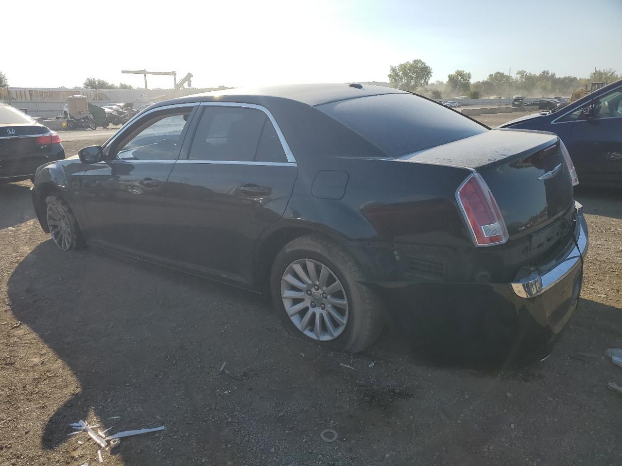 Obraz 2 z 2013 CHRYSLER 300  2013 z VIN 2C3CCAAG3DH519216
