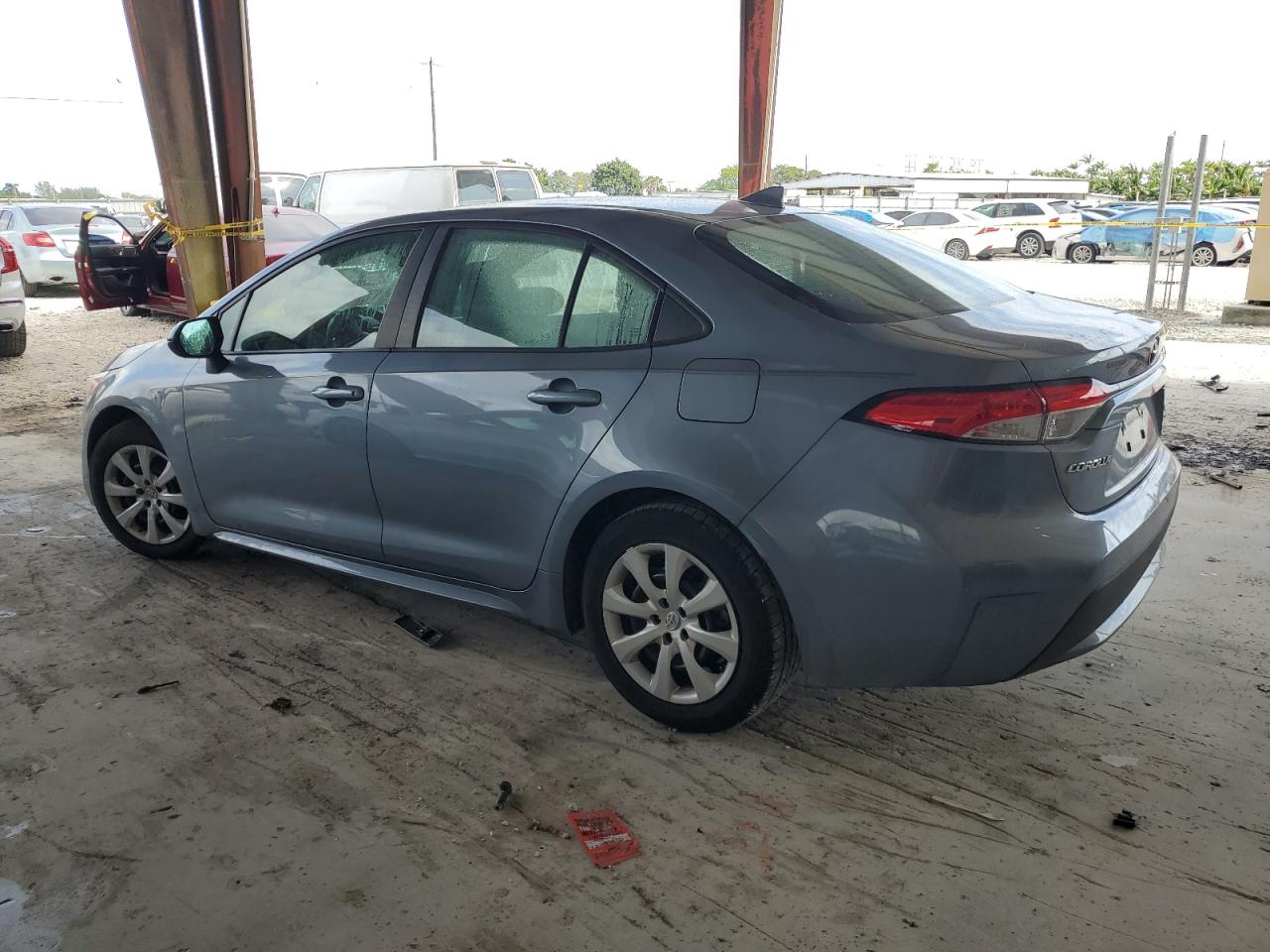 Image 2 of 2020 TOYOTA COROLLA LE 2020 with VIN 5YFEPRAE1LP089779