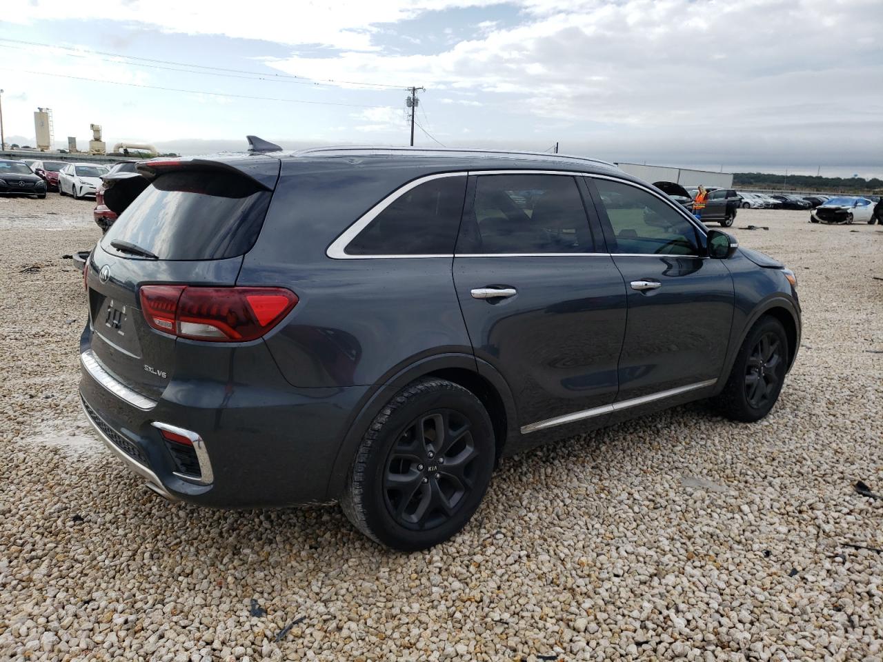 Image 3 of 2019 KIA SORENTO SX 2019 with VIN 5XYPK4A53KG609820