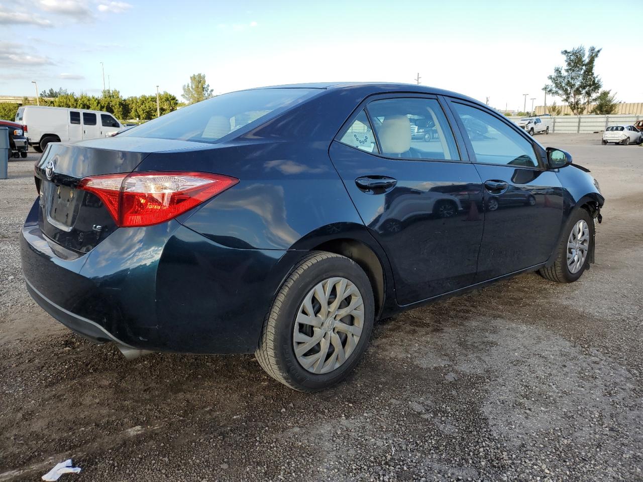 Image 3 of 2017 TOYOTA COROLLA L 2017 with VIN 2T1BURHEXHC760391