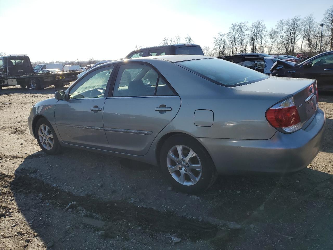Obraz 2 z 2005 TOYOTA CAMRY LE 2005 z VIN 4T1BE30K95U508024