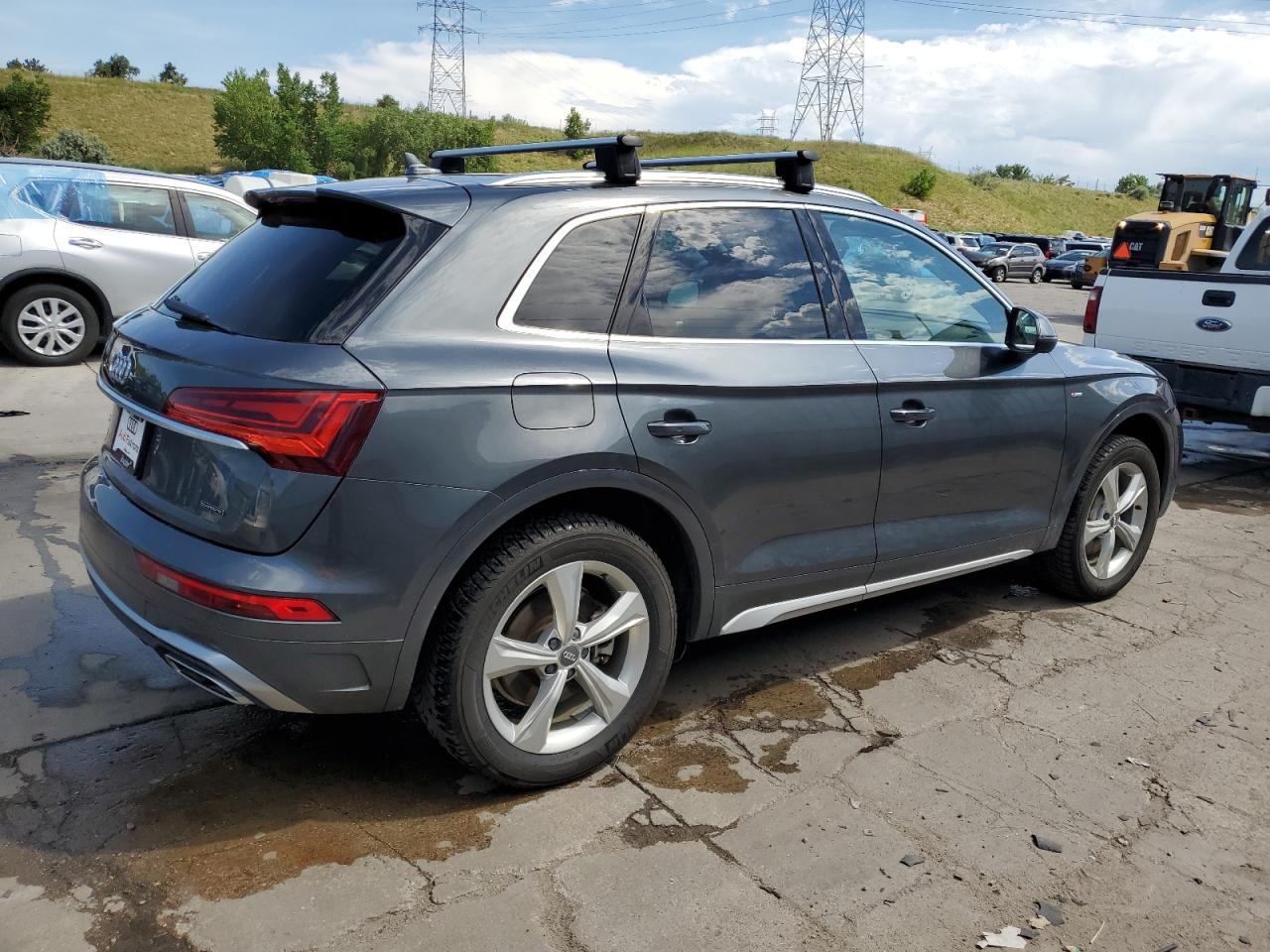 Image 3 of Audi Q5 E Premium Plus 2021 with VIN WA1E2AFY0M2063509