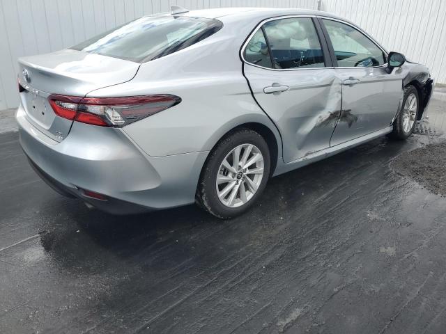 Obraz 3 z 2024 TOYOTA CAMRY LE 2024 z VIN 4T1C11BK0RU119702