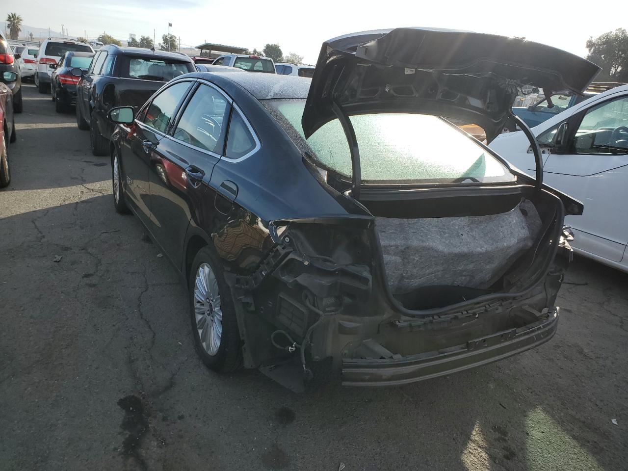 Image 2 of 2016 FORD FUSION SE PHEV 2016 with VIN 3FA6P0PU2GR357033