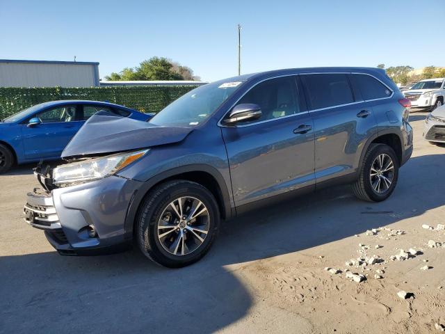 Image 1 of 2019 TOYOTA HIGHLANDER LE 2019 with VIN 5TDZZRFH0KS350212