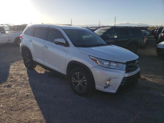 Image 2 of 2019 TOYOTA HIGHLANDER LE 2019 with VIN 5TDZZRFH5KS367314