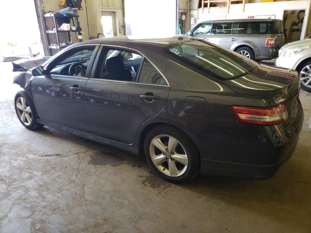 Obraz 2 z 2011 TOYOTA CAMRY BASE 2011 z VIN 4T1BF3EK6BU703290