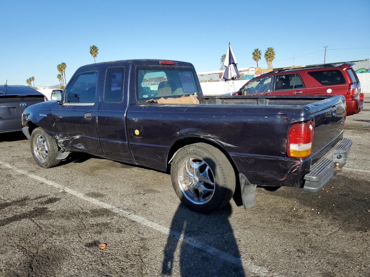 Изображение 2 2000 FORD RANGER SUPER CAB 2000 с VIN 1FTYR14C6YPA95685
