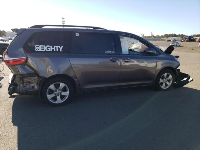 Obraz 3 z 2017 TOYOTA SIENNA LE 2017 z VIN 5TDKZ3DC0HS794155