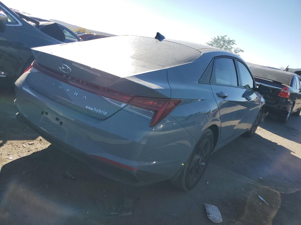 Obraz 3 z 2023 HYUNDAI ELANTRA BLUE 2023 z VIN KMHLM4AJXPU044750